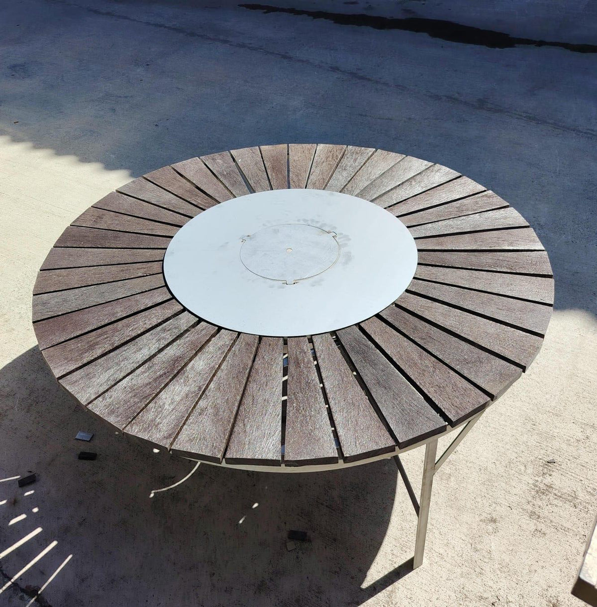 ChillaxR Boma Table
