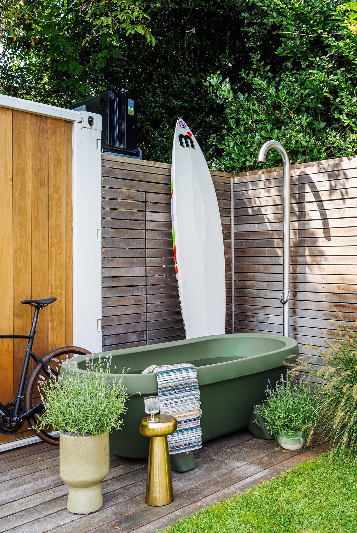 Olive Green Gardentub